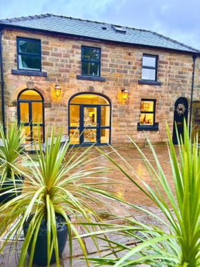 The Coach House central location fantastic Views